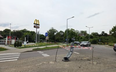 Zdarzenie drogowe przy rondzie w okolicach BP i McDonald’s